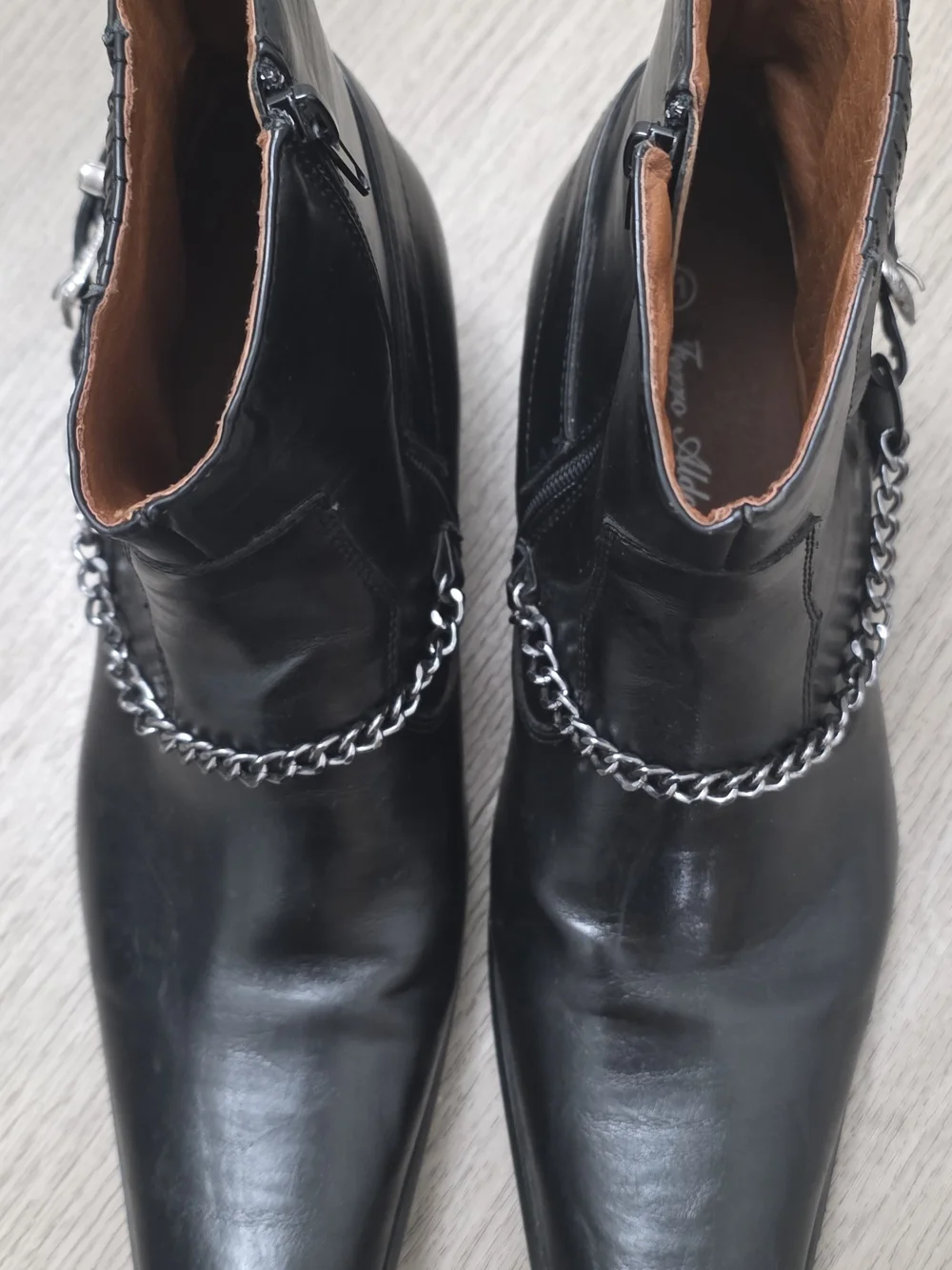 Men's Black Leather Ankle Boots with Silver Chain Accent Size 11